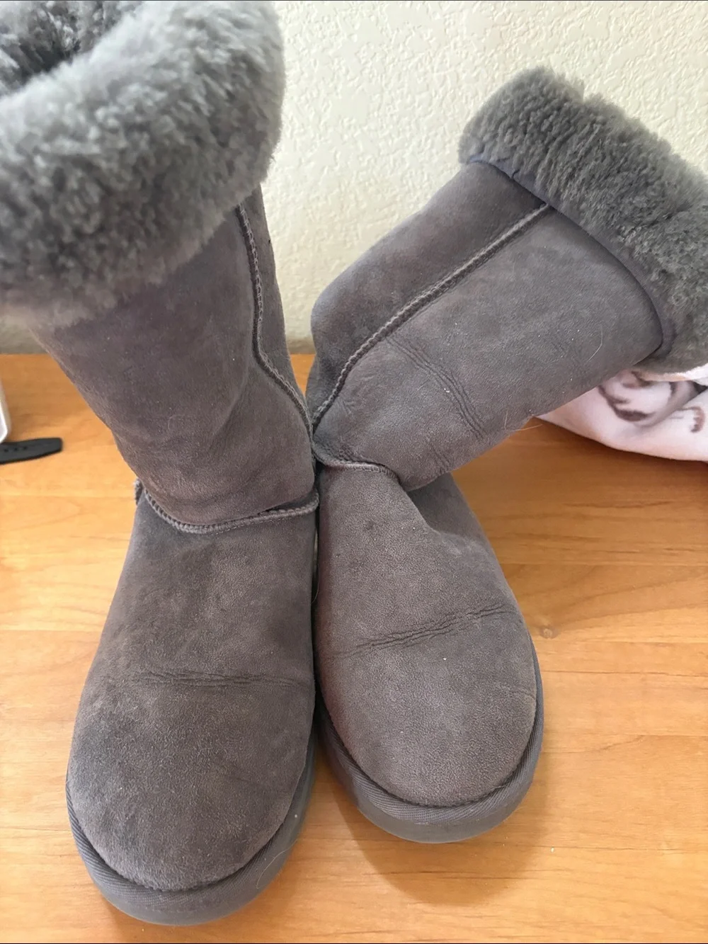 UGG Classic Short Shearling-Lined Winter Boots in Gray
